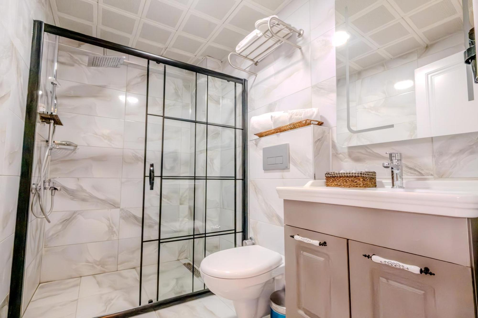 Rubby Hotel Kadikoey Истанбул Екстериор снимка