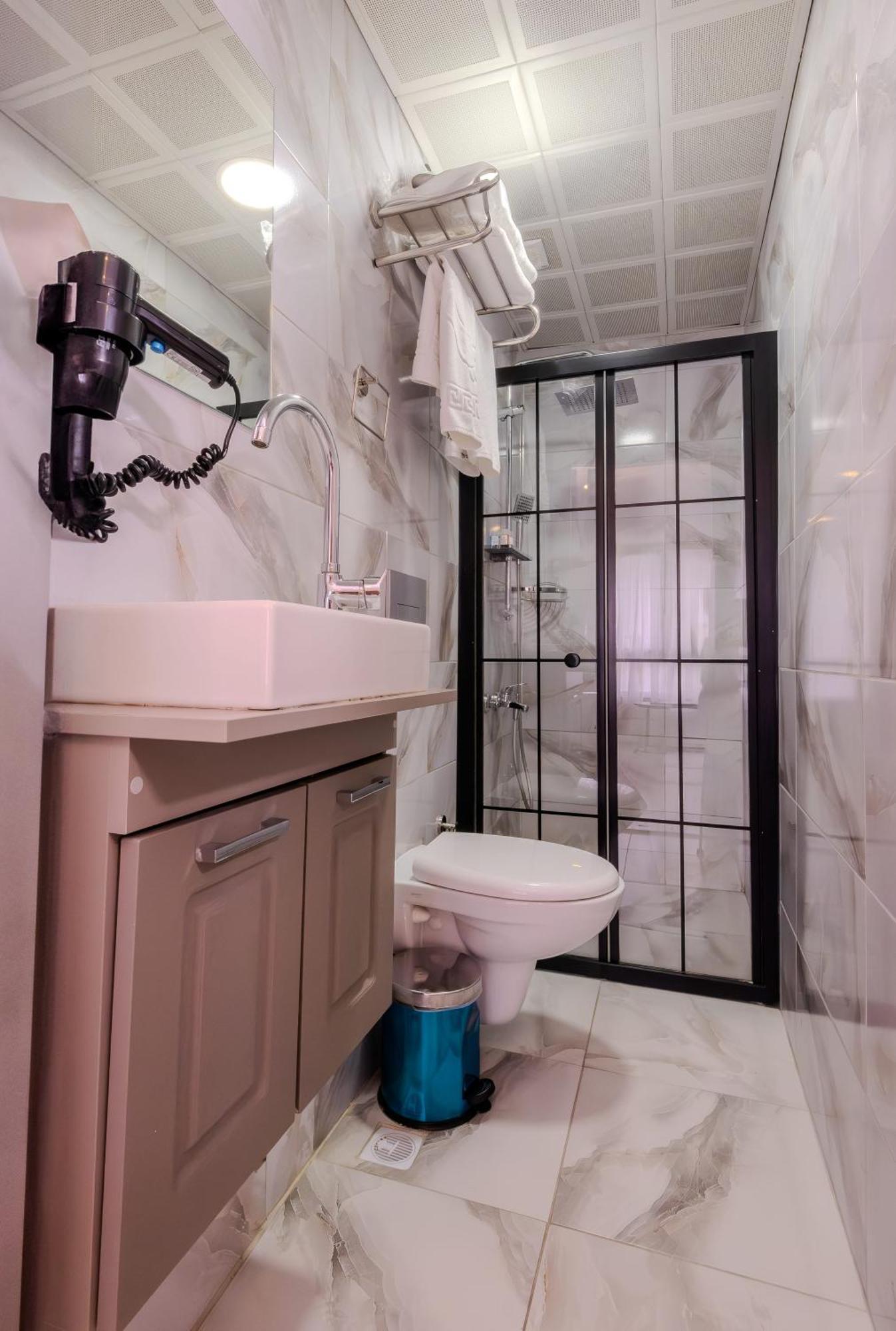 Rubby Hotel Kadikoey Истанбул Екстериор снимка