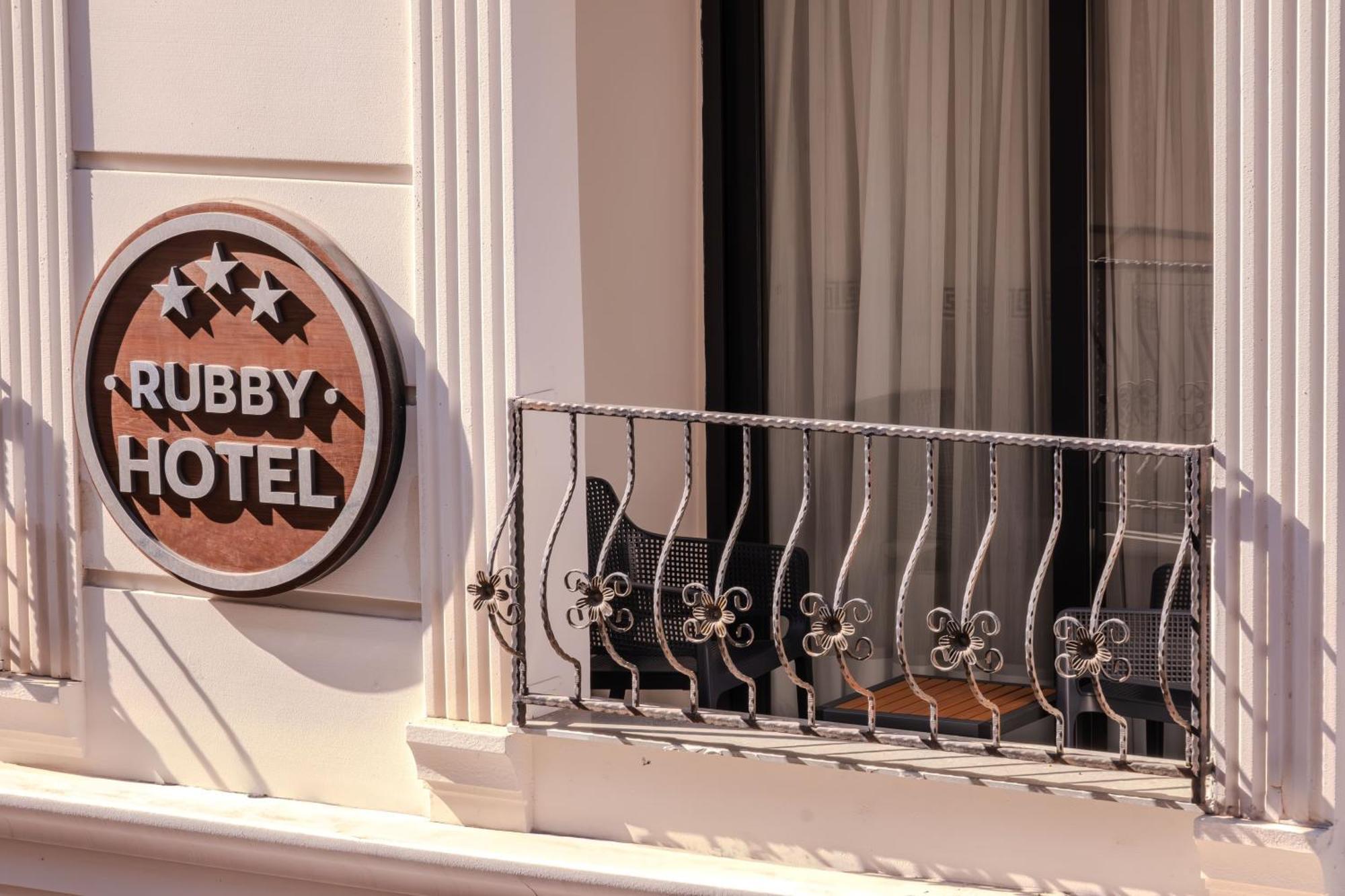 Rubby Hotel Kadikoey Истанбул Екстериор снимка